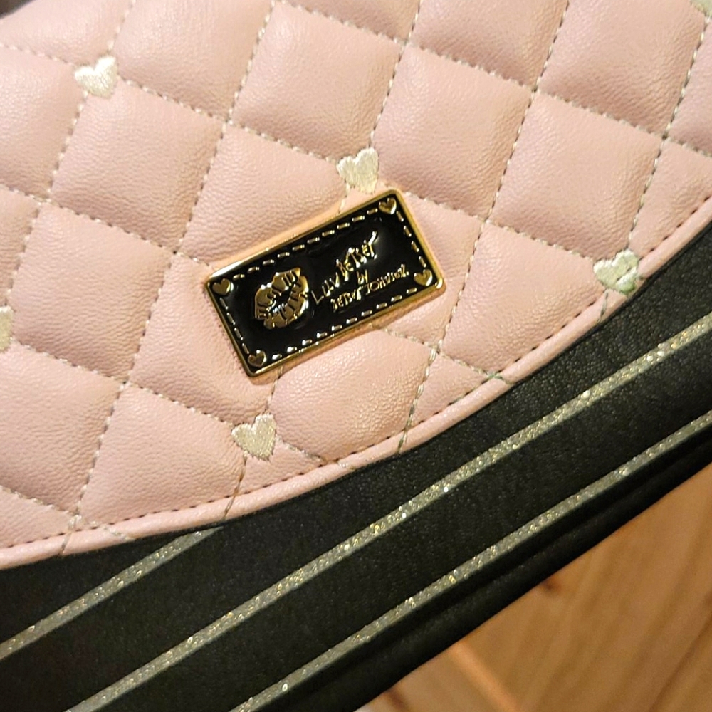 Luv Betsey Johnson Avery Colorblock wristlet